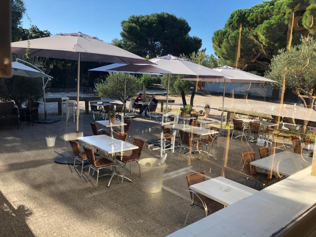Hotel Restaurant La Plage ポール・サン・ルイ・デュ・ローヌ エクステリア 写真